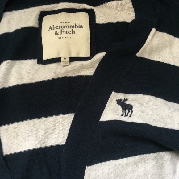 Abercrombie and Fitch sweater - Picture 3 of 3